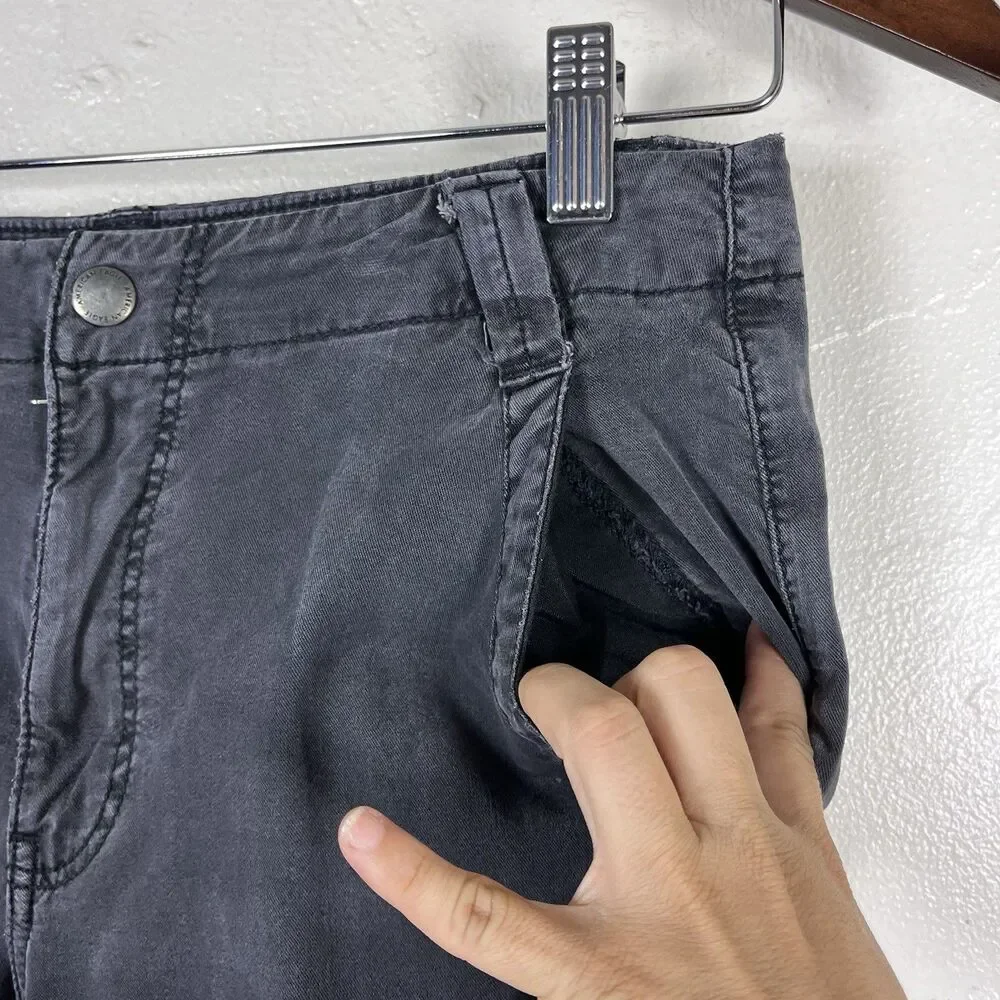 American Eagle Women’s 4 Short Cargo Pants Gray Stretch Utility Y2K